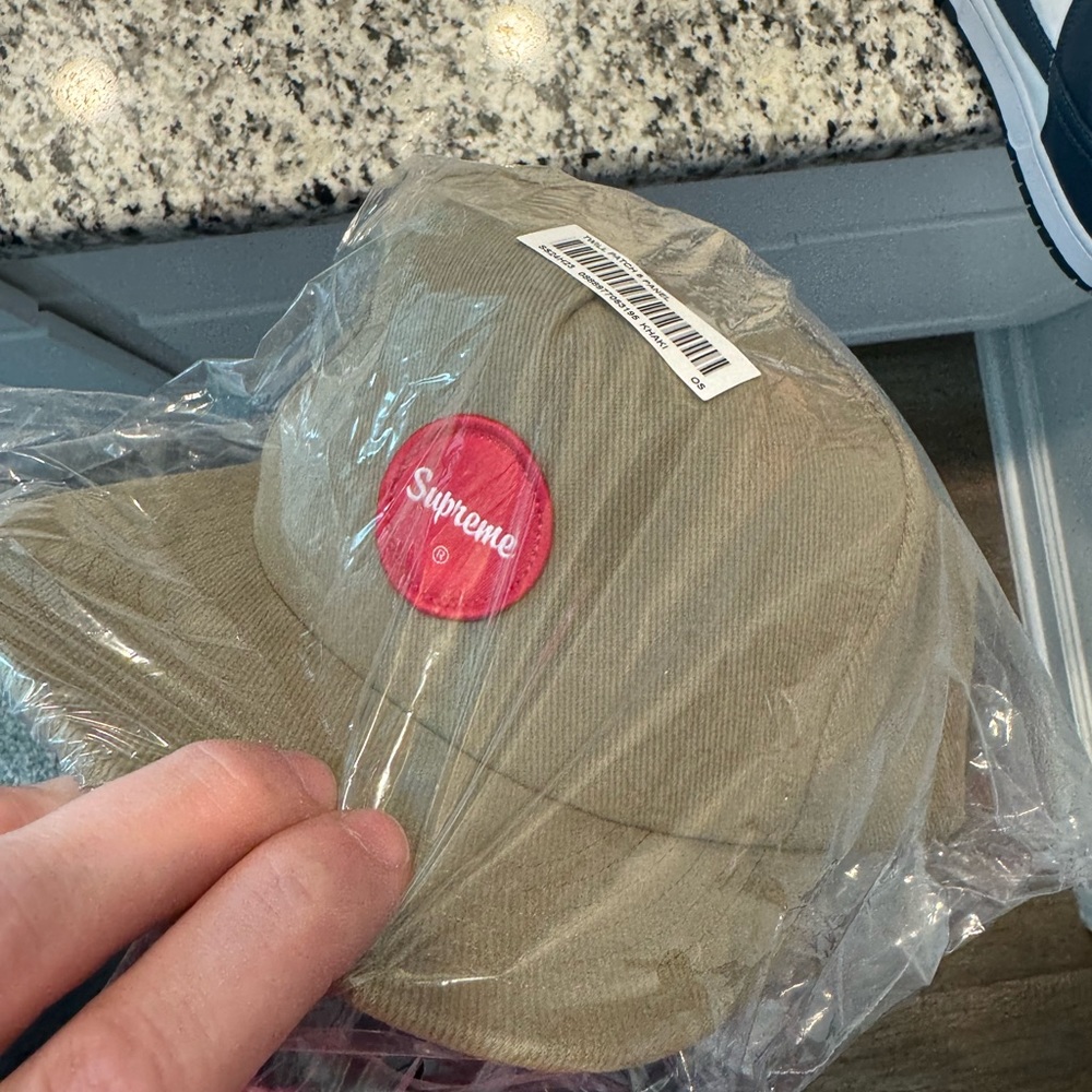 SUPREME Mens khaki/tan twill cap NWT